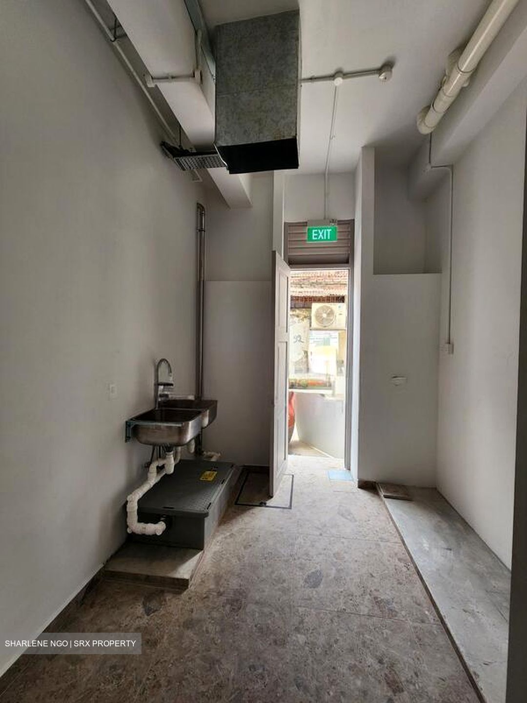 Rowell Road (D8), Retail #592350691